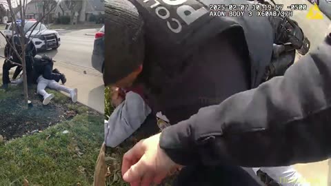 Columbus police release video of officer arresting man holding baby