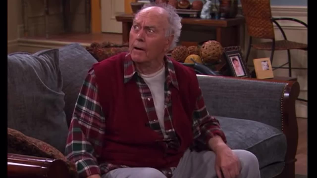 Never underestimate a Veteran 😂 Show : Drake & Josh (2004)