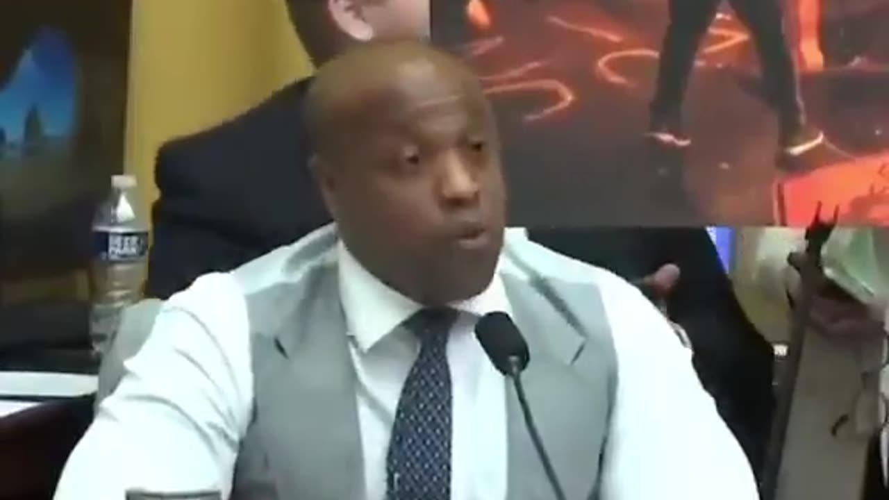 One minute and fifty seconds of seditious conspiracy caught on video...