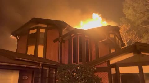 COUNTLESS homes destroyed in Pacific Palisades Amid Gusty Winds