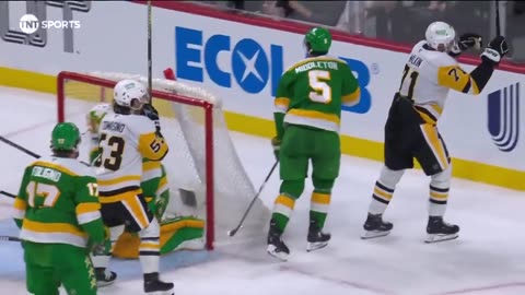 NHL - Geno scores on Flower! That will be good for some bragging rights 🤭