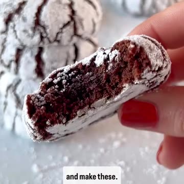 The BEST Chocolate Crinkle Cookies Dessert Recipe