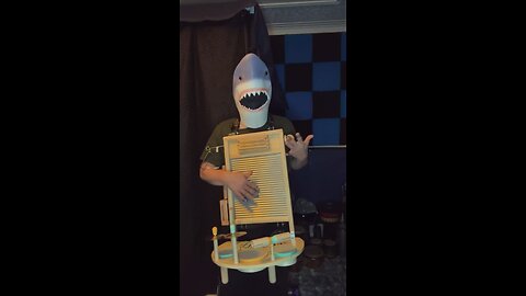 Jaws plays the washboard