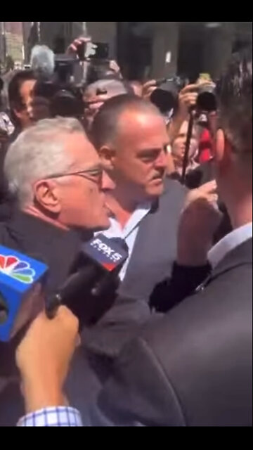 I used to love Robert De Niro not anymore 🤬🤦‍♂️