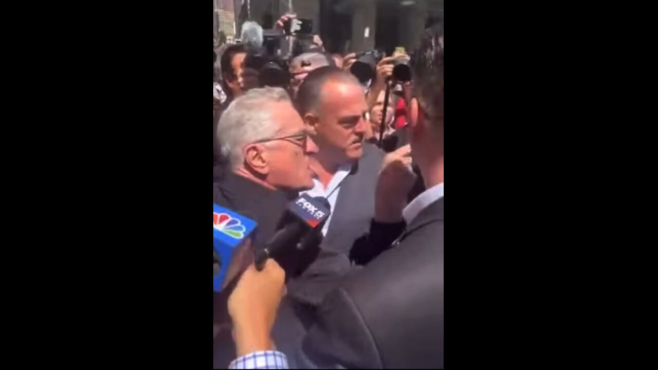 I used to love Robert De Niro not anymore 🤬🤦♂️