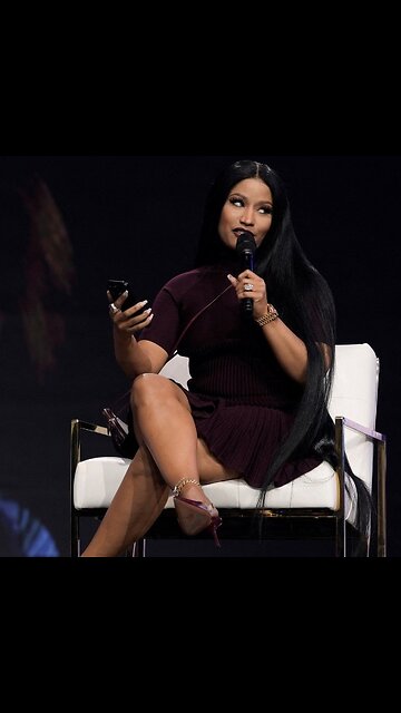 Nicki Minaj Shocks Fans, Calls Donald Trump “Amazing Role Model” for Young Men – Internet Erupts!
