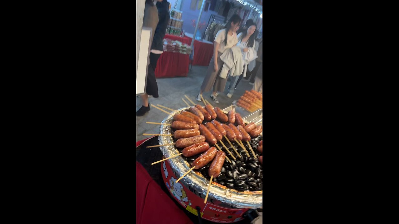 Delicious Christmas Day Sausage At Himhome Mall ! #vinhome #sausageonastick #vietnameseculture