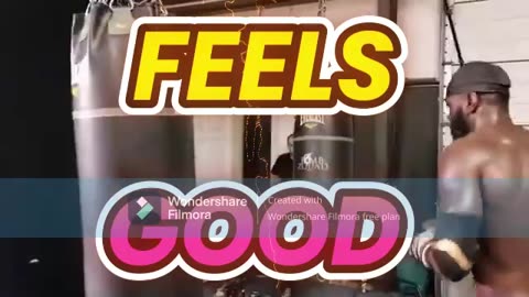 DEONTAY WILDER: DESTROYING HEAVY BAG WITH JAB,