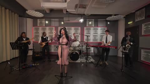 The Amy Winehouse tribute by LaRudche’s band