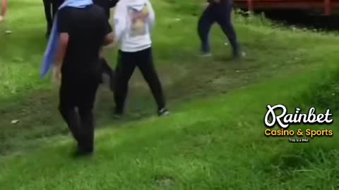 Child Predator Gets Beat Up Like Crazy for Trying to Meet a 7-Year-Old Girl!