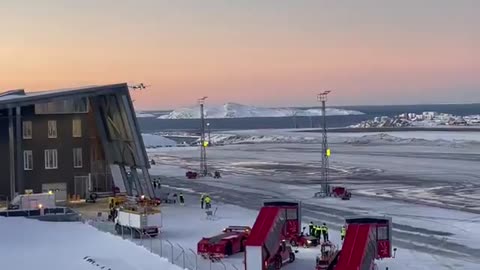 ❗️FIRST vid of Trump Force One with Donald Trump Jr. onboard touching down in Greenland