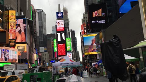 Walking Manhattan: Times Square (2019) 4