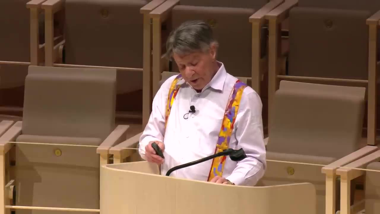 Ray Kurzweil ’70 reinforces his optimism in tech progress Receiving the Robert A. Muh award, the technologist and author heralded a bright future for AI, breakthroughs in longevity, and more October 10, 2025