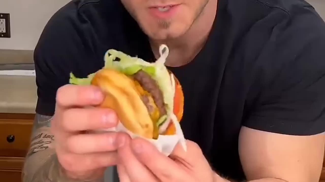 How to Make Juicy & Crispy Homemade Burgers Like a Pro