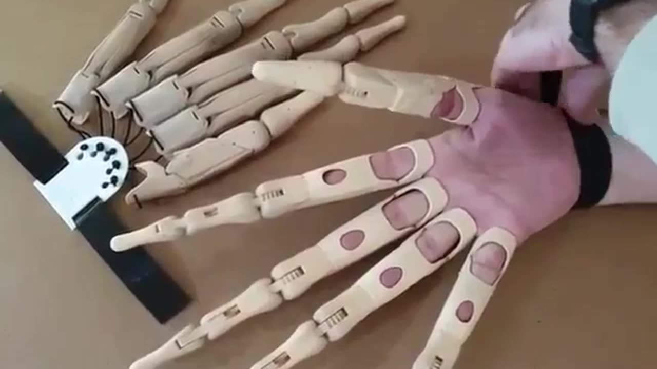 🤯🖐️ Articulated Finger Extensions That Look Terrifyingly Real | TheHauntingHour