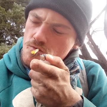 KANNIBAL KANNABIS SMOKING JOINT DRINKING RED BULL