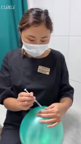 医療従事者は風船を割らずに注射できるか？