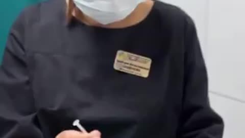 医療従事者は風船を割らずに注射できるか？