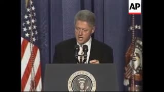 USA_ CLINTON SUPPORTS LEGISLATION AGAINST HUMAN CLONING