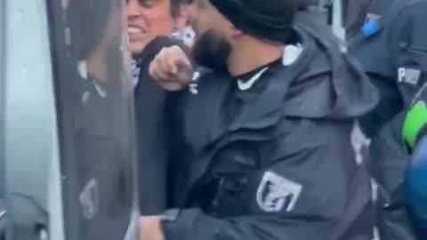 Berlin police continue to attack peaceful pro-Palestine supporters