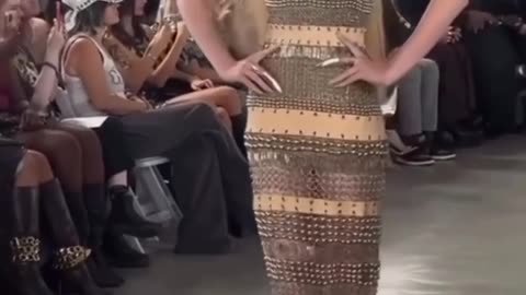 Сын дочь Илона Маска дебютировал на неделе Моды: