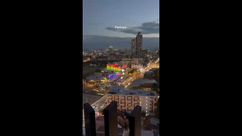 Busy in pattaya tonight just look at all the cars