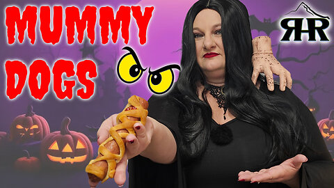 Spooky Mummy Dogs 🌭🎃 Easy Halloween Party Snack! (Morticia Addams Cosplay)