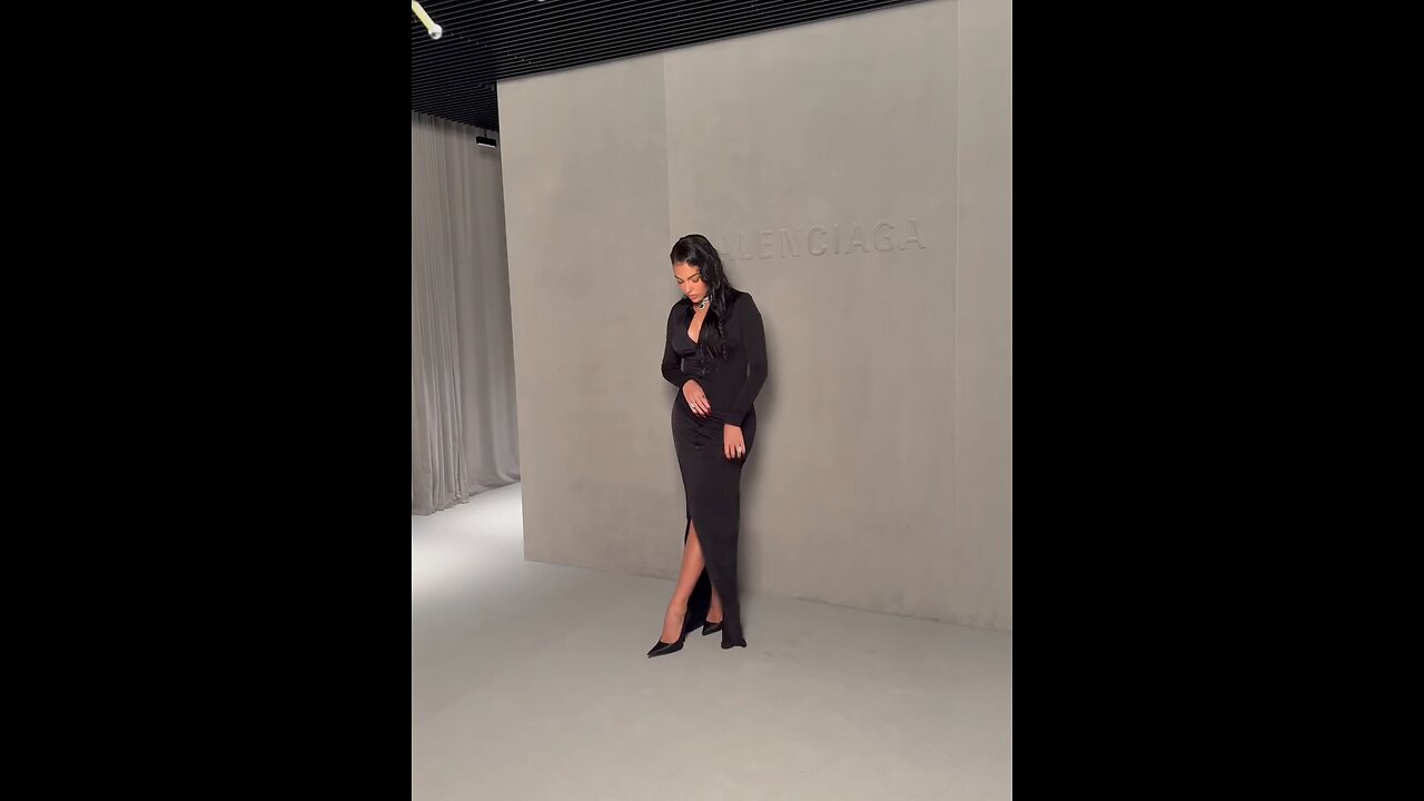 💫 "Watch the Most Beautiful TV Presenters in the World! 😍"