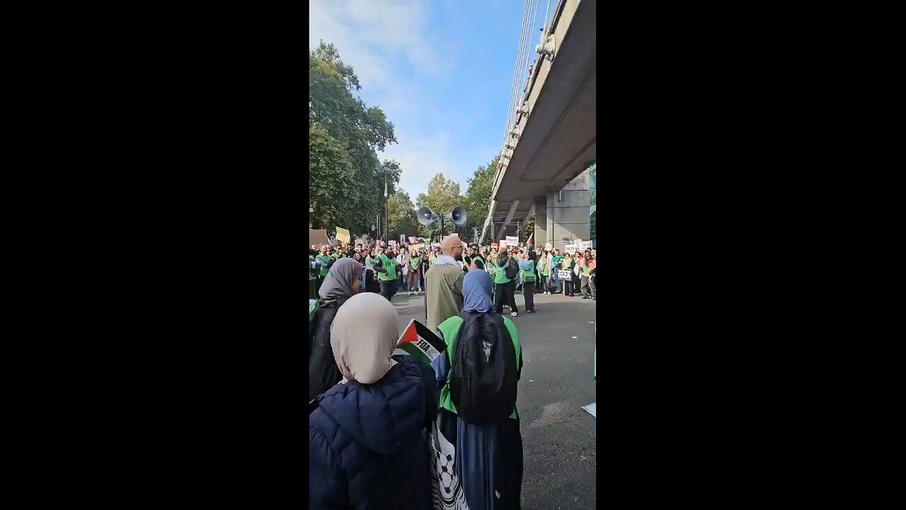 The lost Island - London. The ceasefire is nothing.