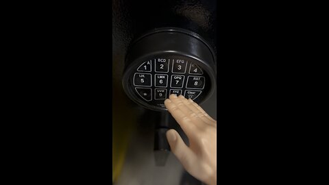 Day 6 no new keypad from Liberty and no entry. #sadface #funny #funnyvideos #tinyhands