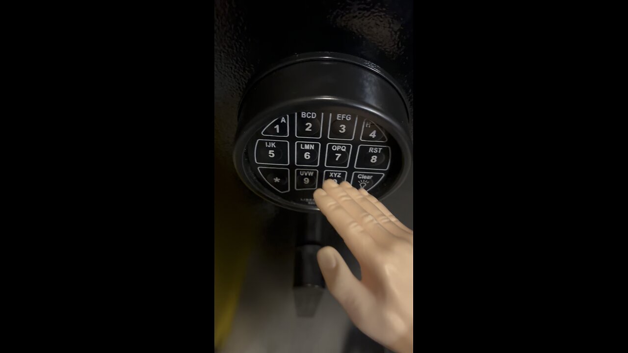 Day 6 no new keypad from Liberty and no entry. #sadface #funny #funnyvideos #tinyhands