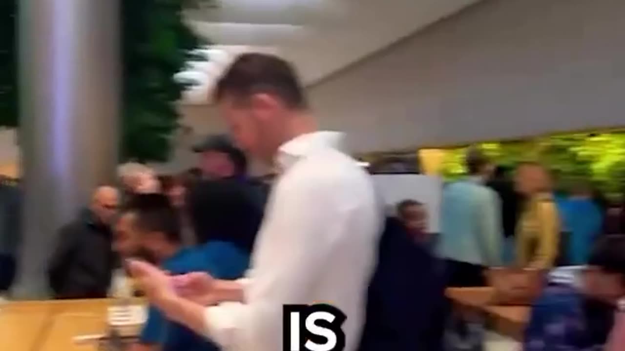 Why You CAN’T Steal From An Apple Store 👀