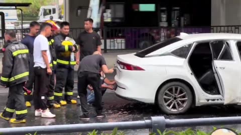 EV on Fire in China? First Step: Remove the Logos 😑🔥