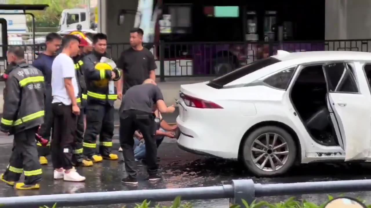 EV on Fire in China? First Step: Remove the Logos 😑🔥