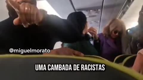 Africano insulta e tenta atacar deputados do Partido Chega. ACORDA PORTUGAL