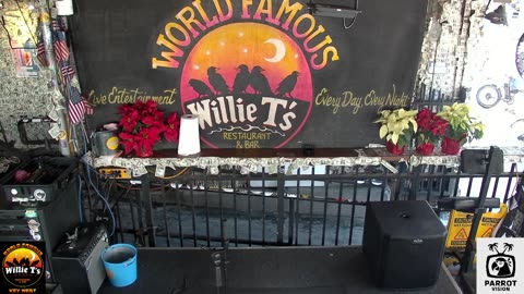 LIVE Music Everyday!