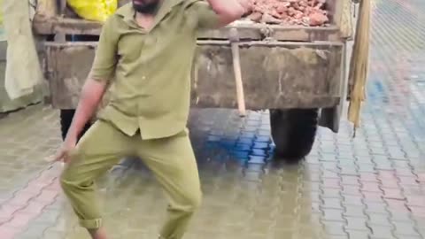 JEET DANCING: This Man is the Best Dancer in India. He is drowning in "bobs and vagene"