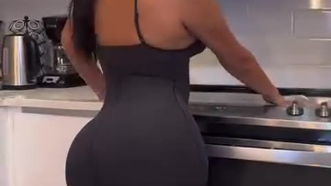 🫧🍑 Big Booty Cleaner 🫧💯🔥