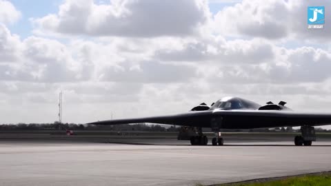 America's NEW B-21 Raider Stealth Bomber Makes ALL Other Bombers Obsolete!