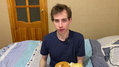 Ем фрукты и радуюсь жизни