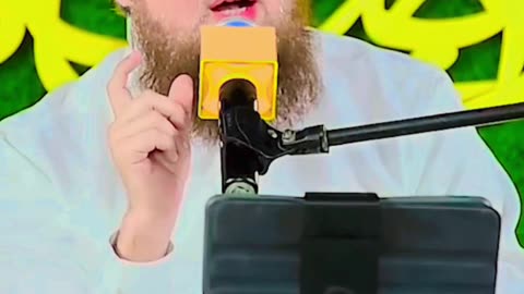 jab buht garmi lage gi #jumamubarak #newviralvideo #madeena #hajiabdulhabibattari