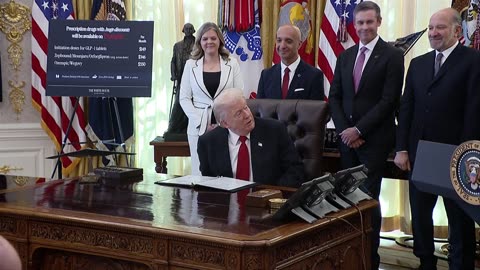 רוברט קנדי ג'וניור שר הבריאות של ארהב מכריז על מדיניות חדשה בנוגע לדיאטות תזונה בריאה יותר וספורט