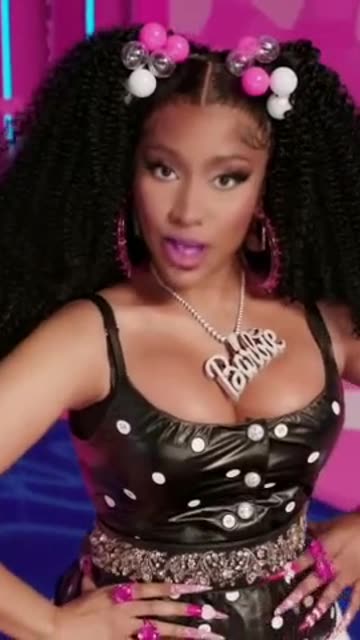 Nicki Minaj Disses Hammering Truth