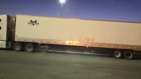 😮😮😫WHY😫😫😞 #truckesvlogs #truckdriver #trucking #longhaultrucker #truckdriverjobs #trucker #longload