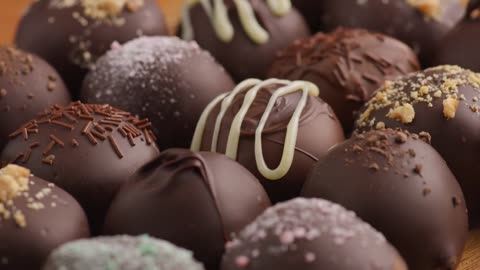 Chocolate-Dipped Cheesecake Stuffed Strawberries — Frozen Shell, Creamy Center