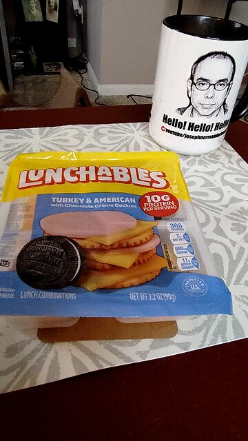 Eating Lunchables Turkey & American With Chocolate Crème Cookies, Dbn, MI, 1/25/26