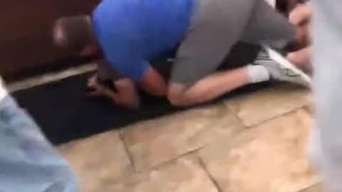 manlet_tackled