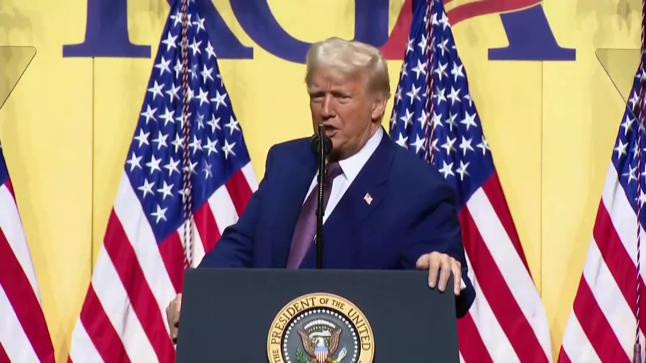 Trump tira fuori di nuovo l'oro a Fort Knox