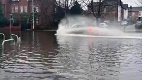 Massive flooding due to heavy rainfall in Stockport of Greater Manchester, UK 🇬🇧 (01.01.2025)