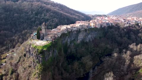 Discover Castellfollit de la Roca 4k The Incredible Village on a Basaltic Cliff | Spain Hidden Gem